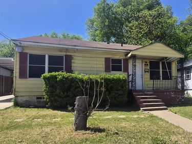 335 Avenue J , Dallas, TX 75203