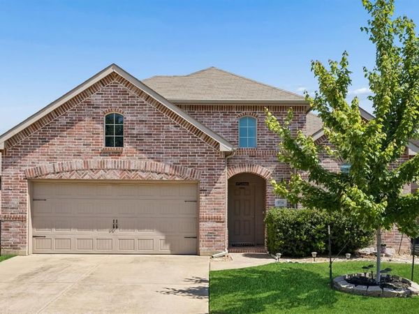 8716 Golden Sunset Trail, Fort Worth, TX 76244