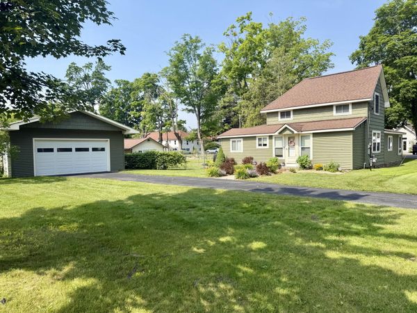3401 Poplar Street, Indian River, MI 49749