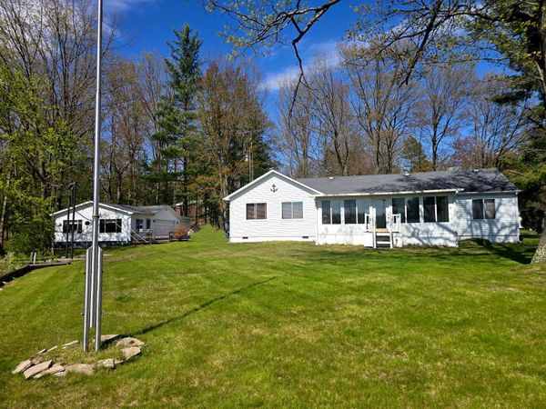 600 Bushong Beach Road, Gladwin, MI 48624