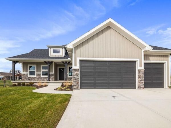 17463 W 163rd Place, Olathe, KS 66062