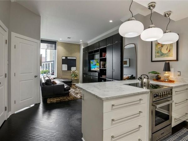 4545 Wornall Road, Unit LE4, Kansas City, MO 64111