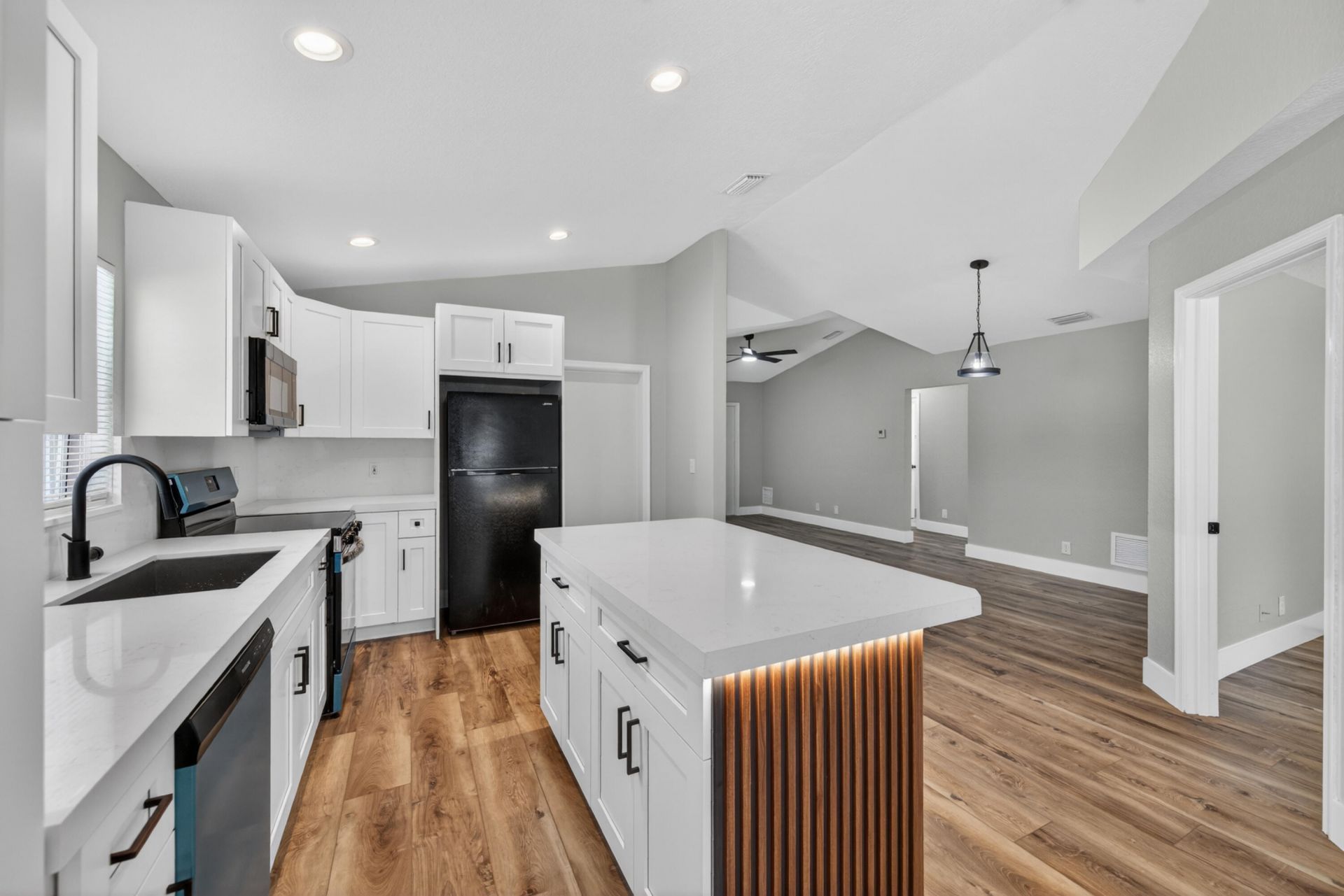 351 NW 8th Avenue, Delray Beach, FL 33444 Photo