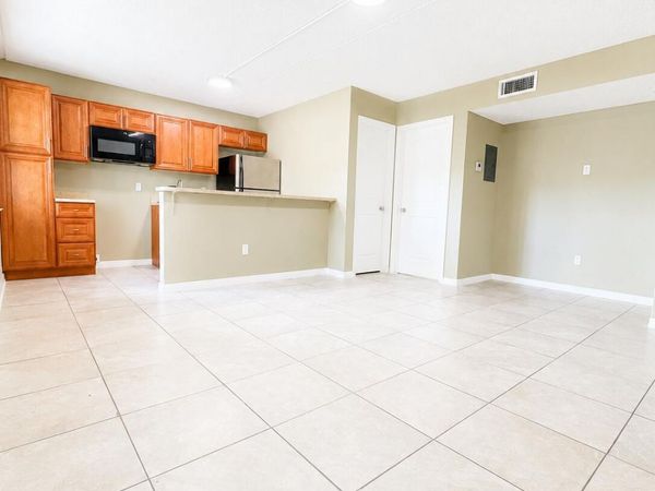 1508 NW Avenue D, Unit B10, Belle Glade, FL 33430