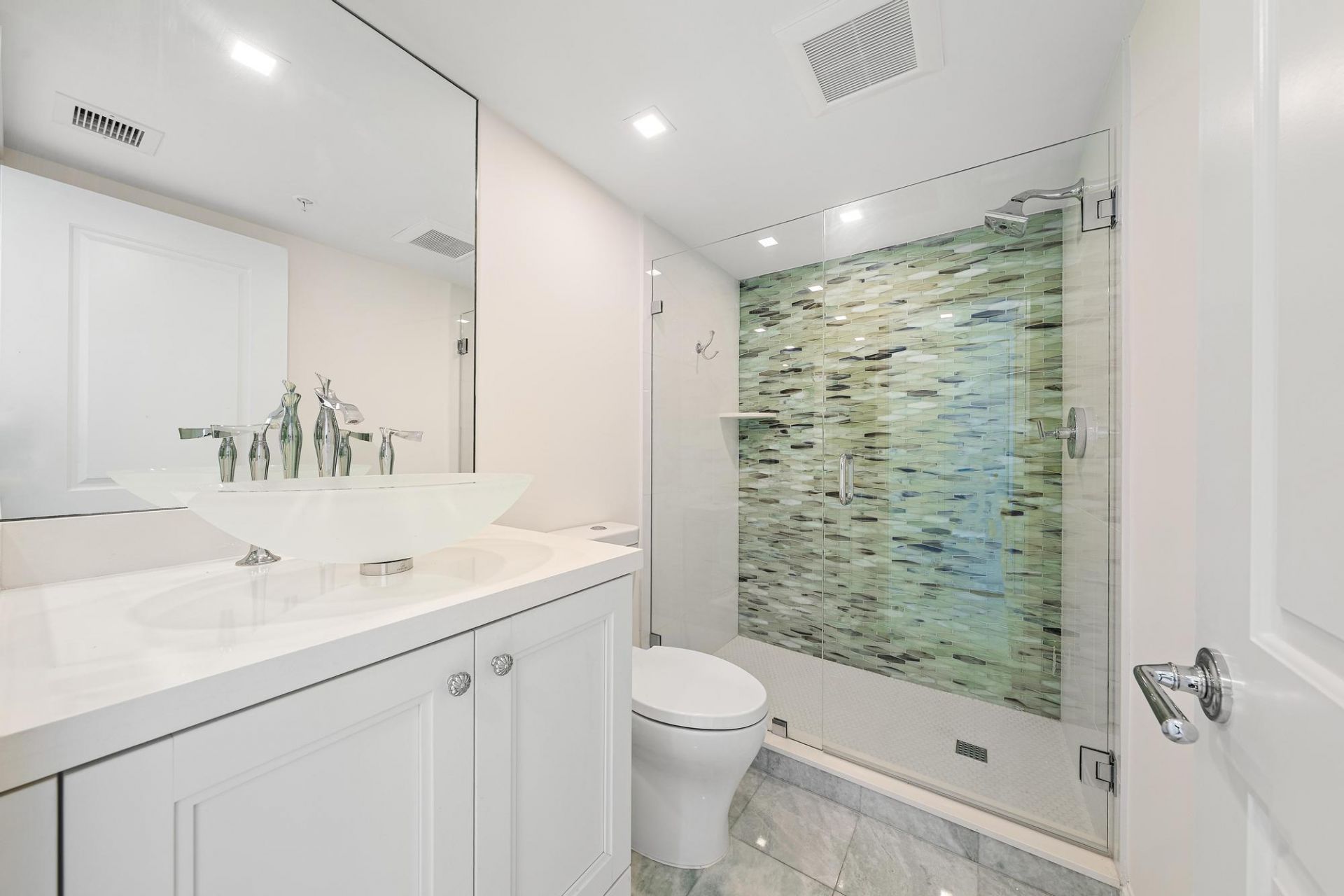 2450 Presidential Way, Unit 505, West Palm Beach, FL 33401 Photo