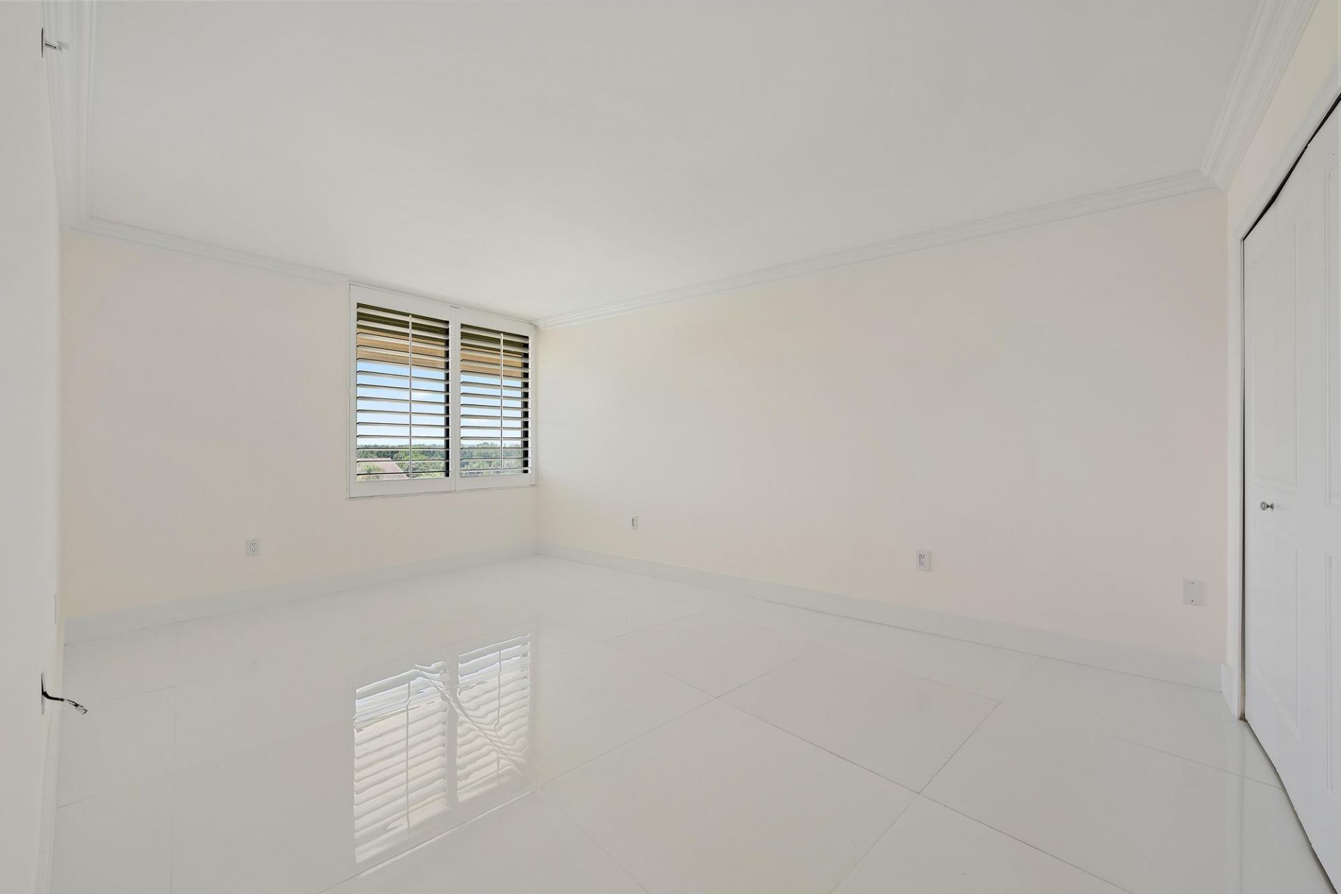 2450 Presidential Way, Unit 505, West Palm Beach, FL 33401 Photo
