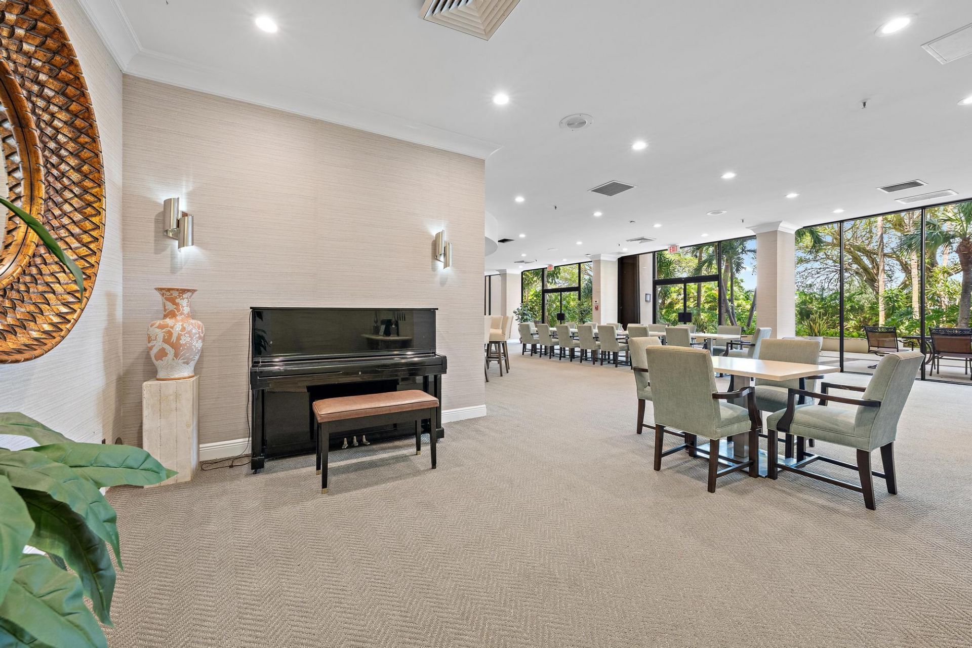 2450 Presidential Way, Unit 505, West Palm Beach, FL 33401 Photo