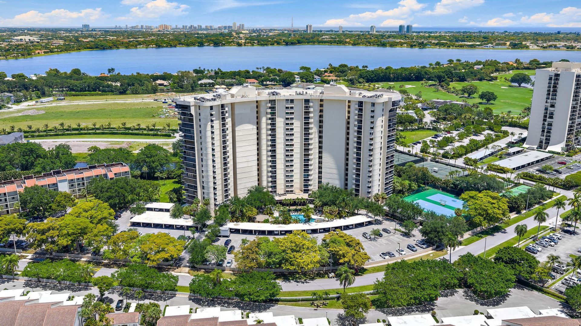 2450 Presidential Way, Unit 505, West Palm Beach, FL 33401 Photo