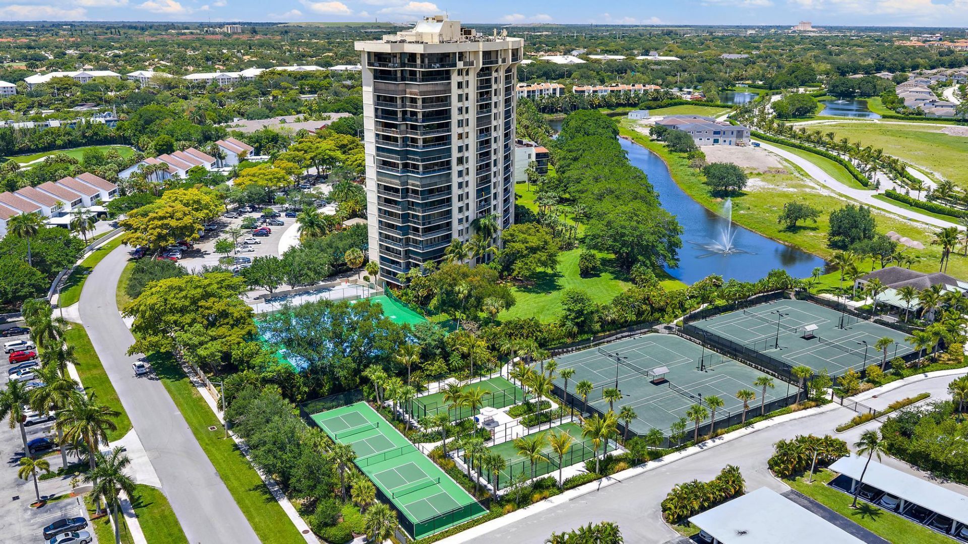 2450 Presidential Way, Unit 505, West Palm Beach, FL 33401 Photo