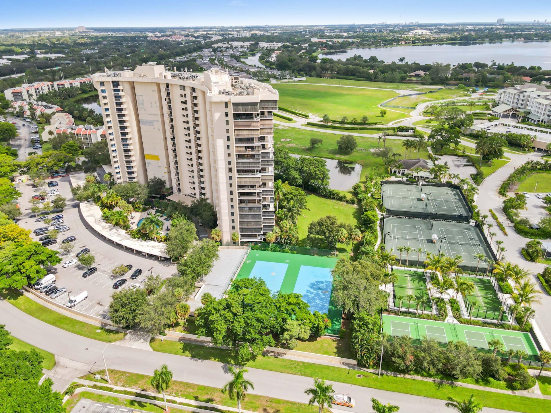 2450 Presidential Way, Unit 505, West Palm Beach, FL 33401 Photo