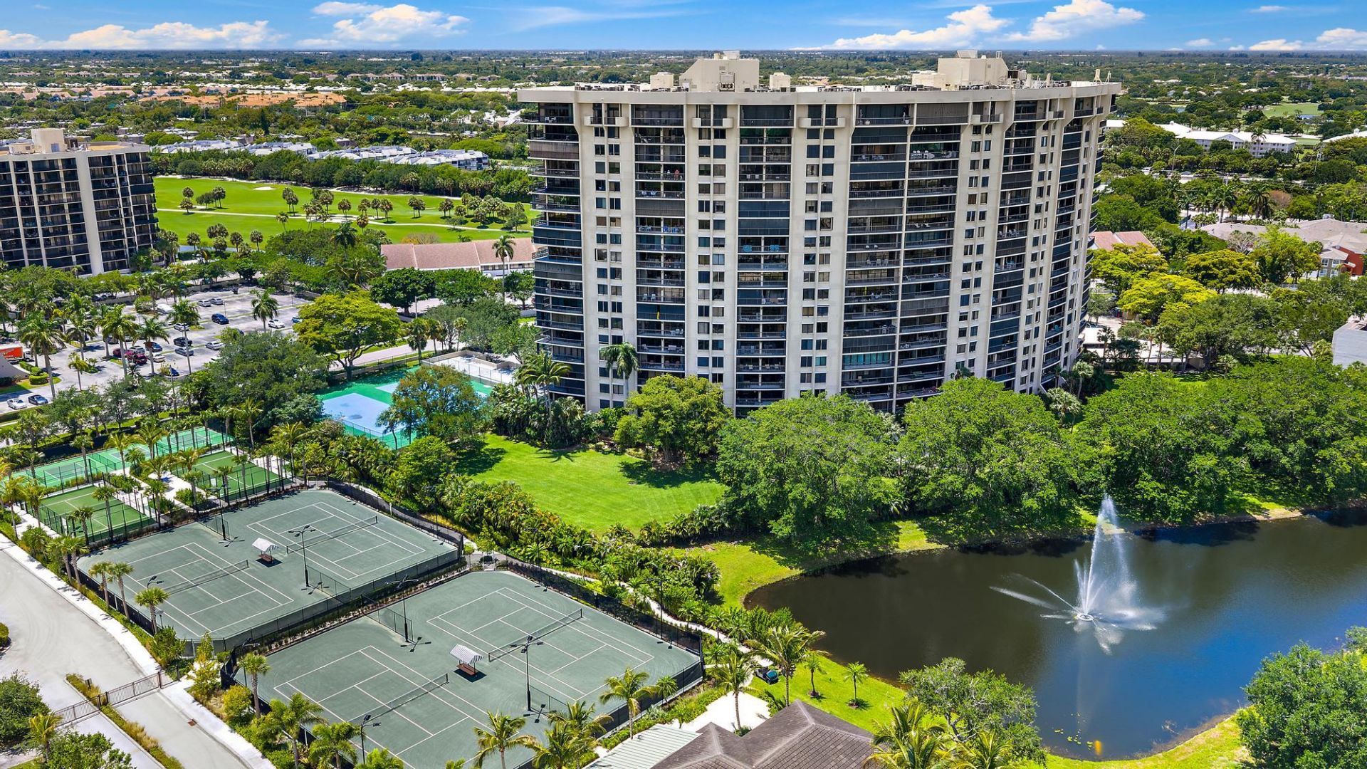 2450 Presidential Way, Unit 505, West Palm Beach, FL 33401 Photo