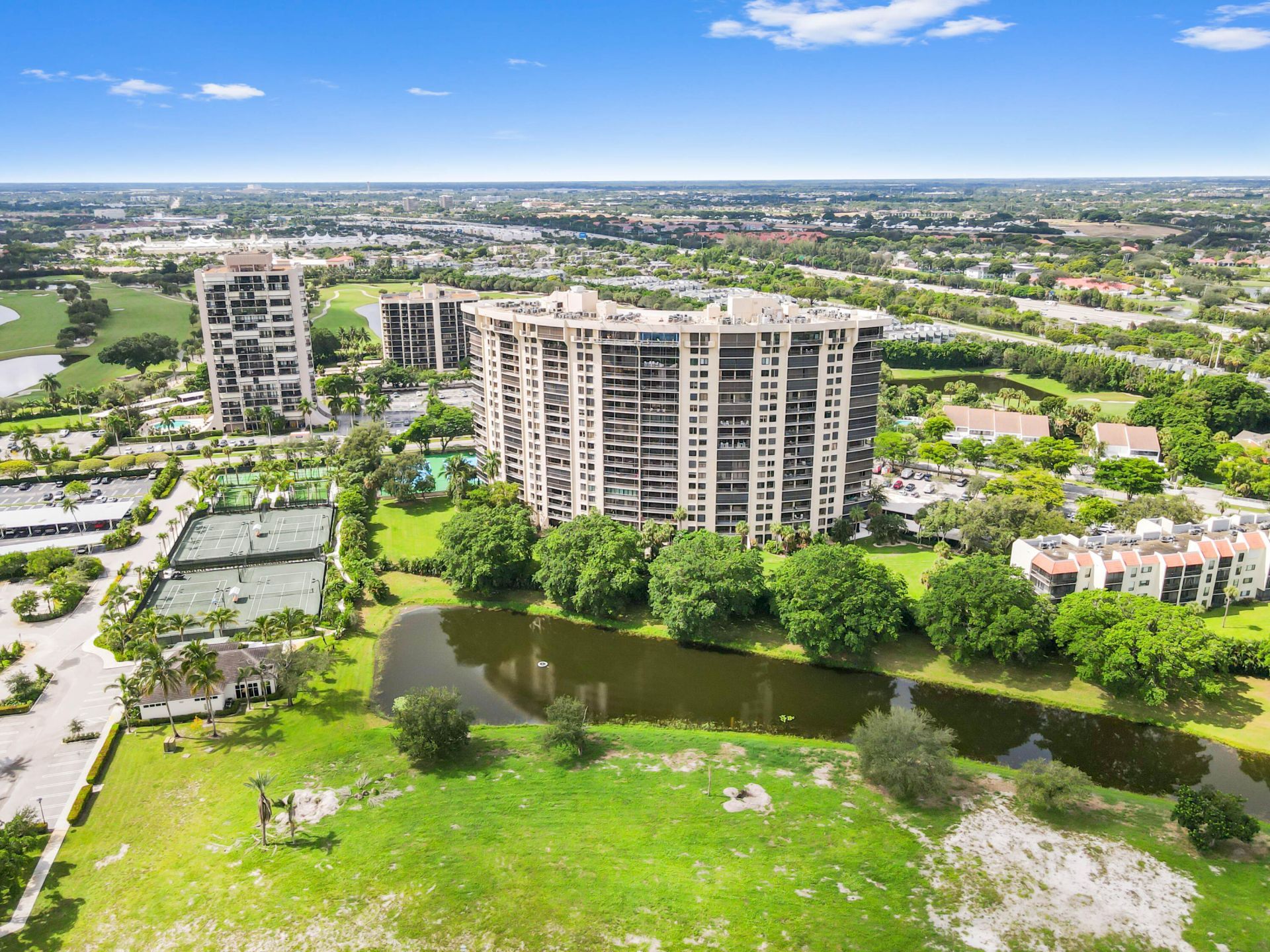 2450 Presidential Way, Unit 505, West Palm Beach, FL 33401 Photo