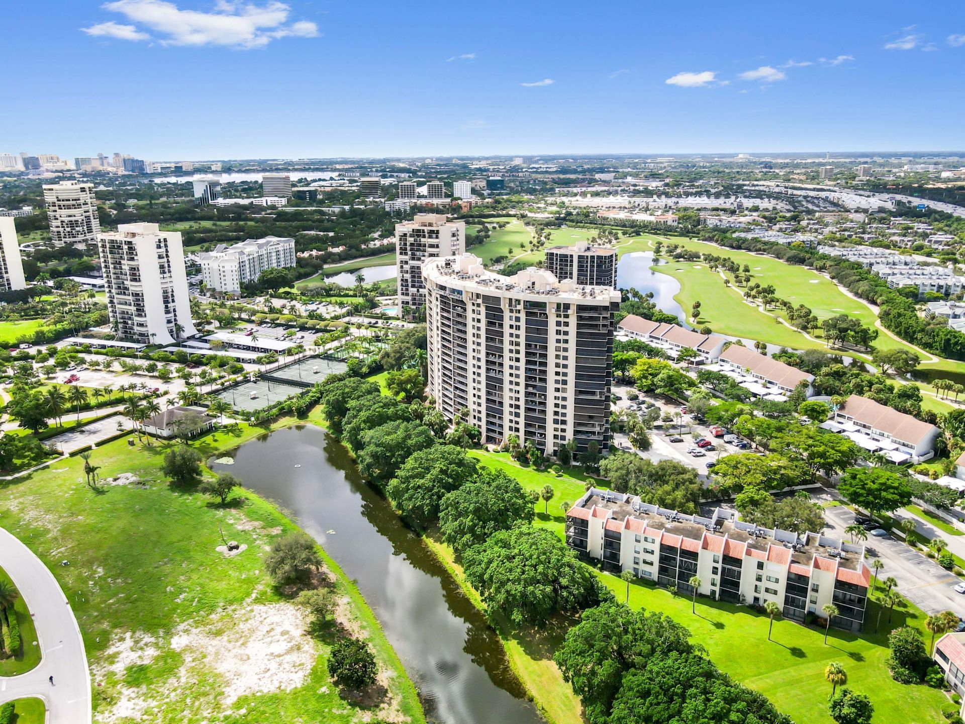 2450 Presidential Way, Unit 505, West Palm Beach, FL 33401 Photo