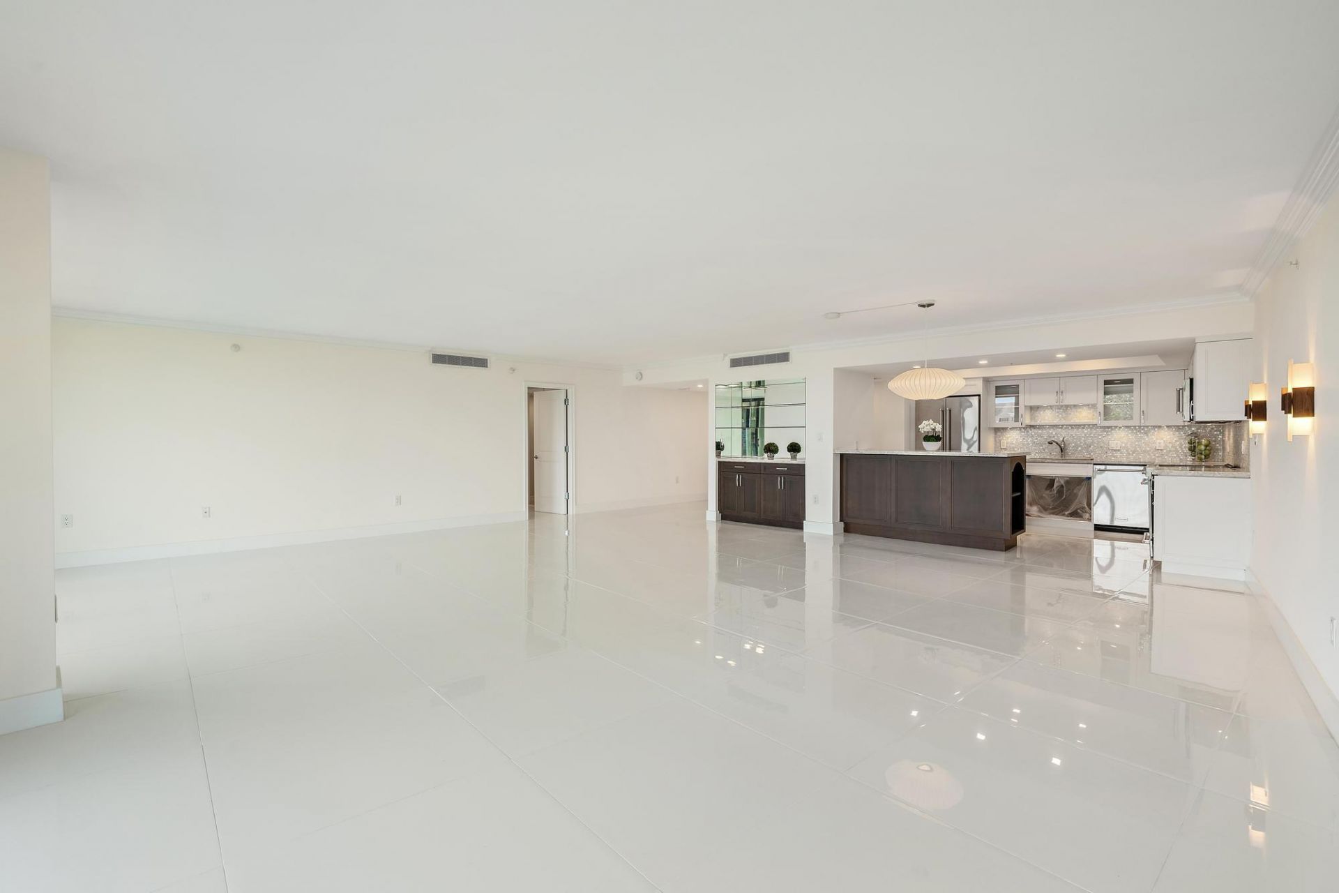 2450 Presidential Way, Unit 505, West Palm Beach, FL 33401 Photo