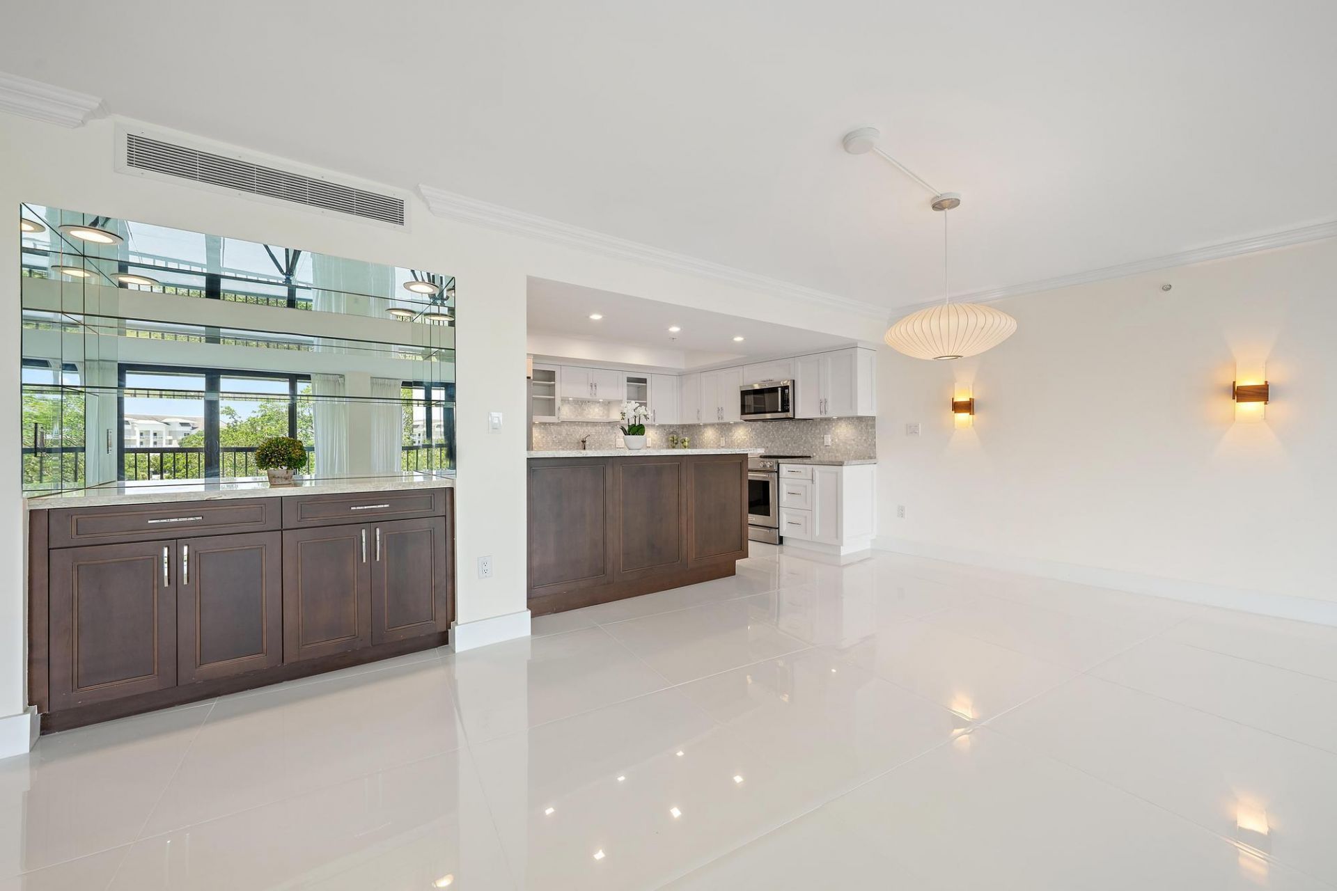 2450 Presidential Way, Unit 505, West Palm Beach, FL 33401 Photo