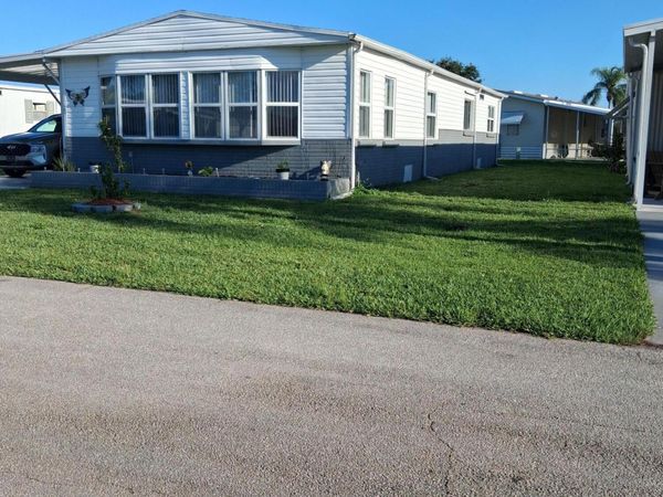 20 Flores Del Way, Fort Pierce, FL 34952
