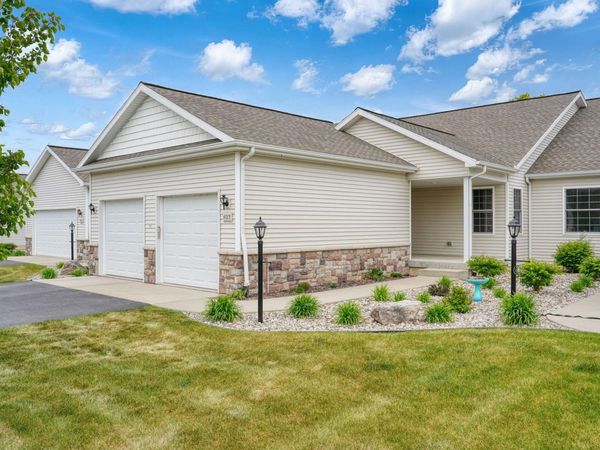 4015 Eastbridge Circle, Stockbridge, MI 49285