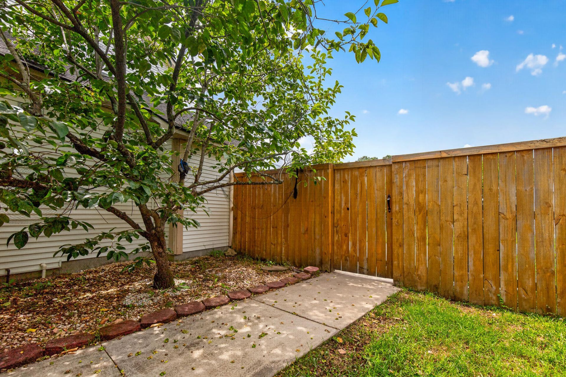 109 Preston Photo 18