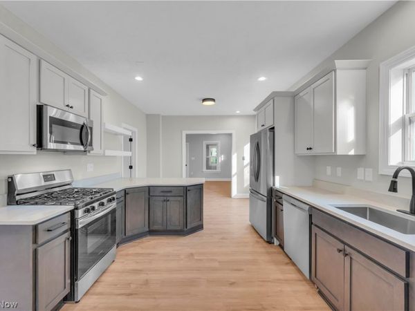 1330 W 67 Street , Cleveland, OH 44102