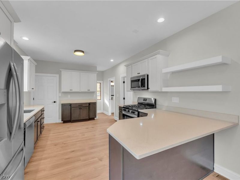 1330 W 67 Street , Cleveland, OH 44102 Photo 9