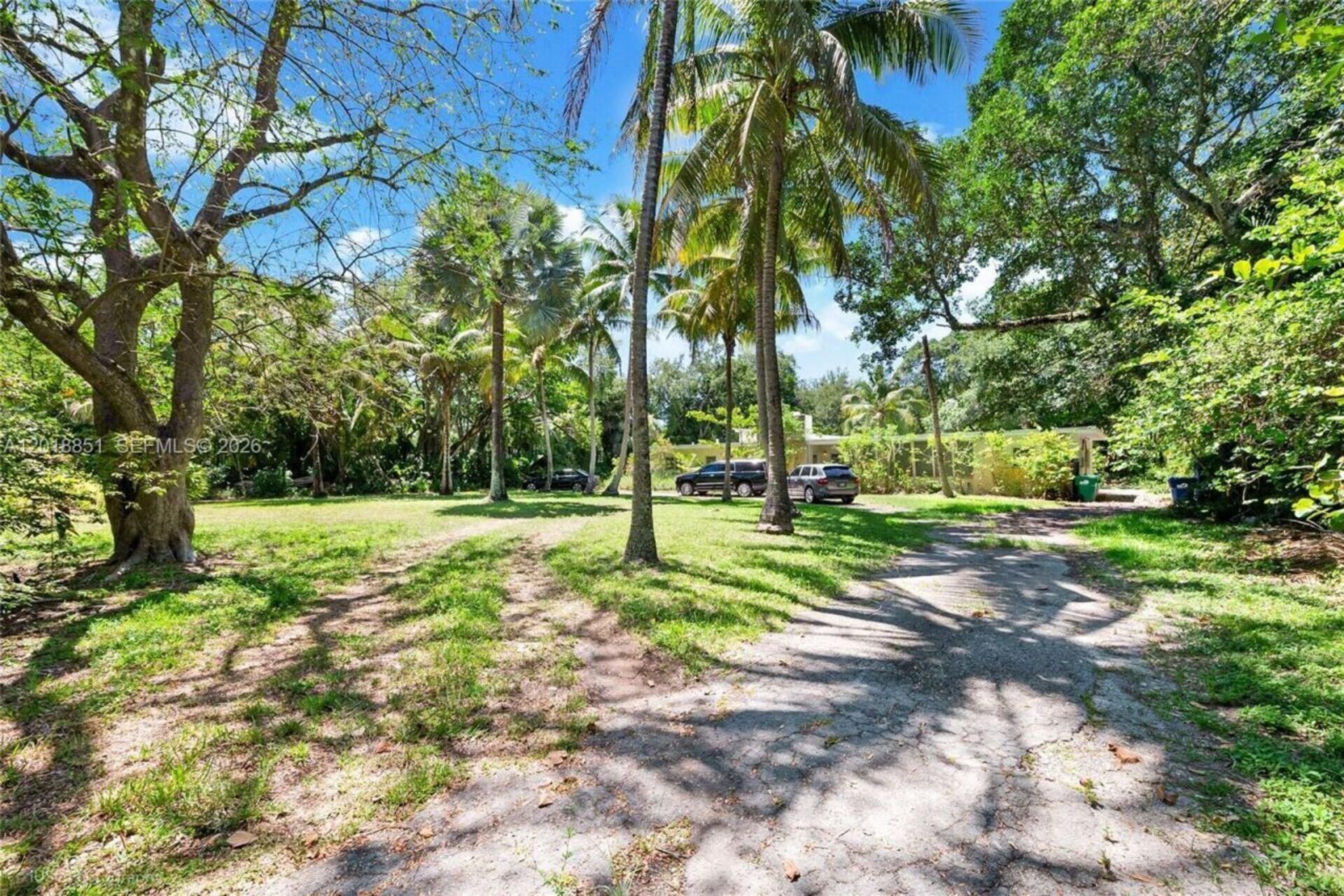 7480 SW 122nd St , Pinecrest, FL 33156 Photo