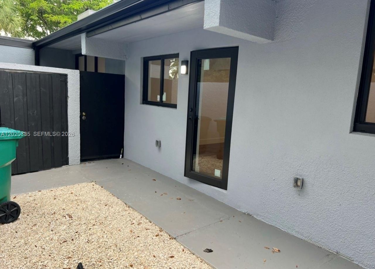 16349 Ravenwood Pl, Unit 16349, Miami Lakes, FL 33014 Photo