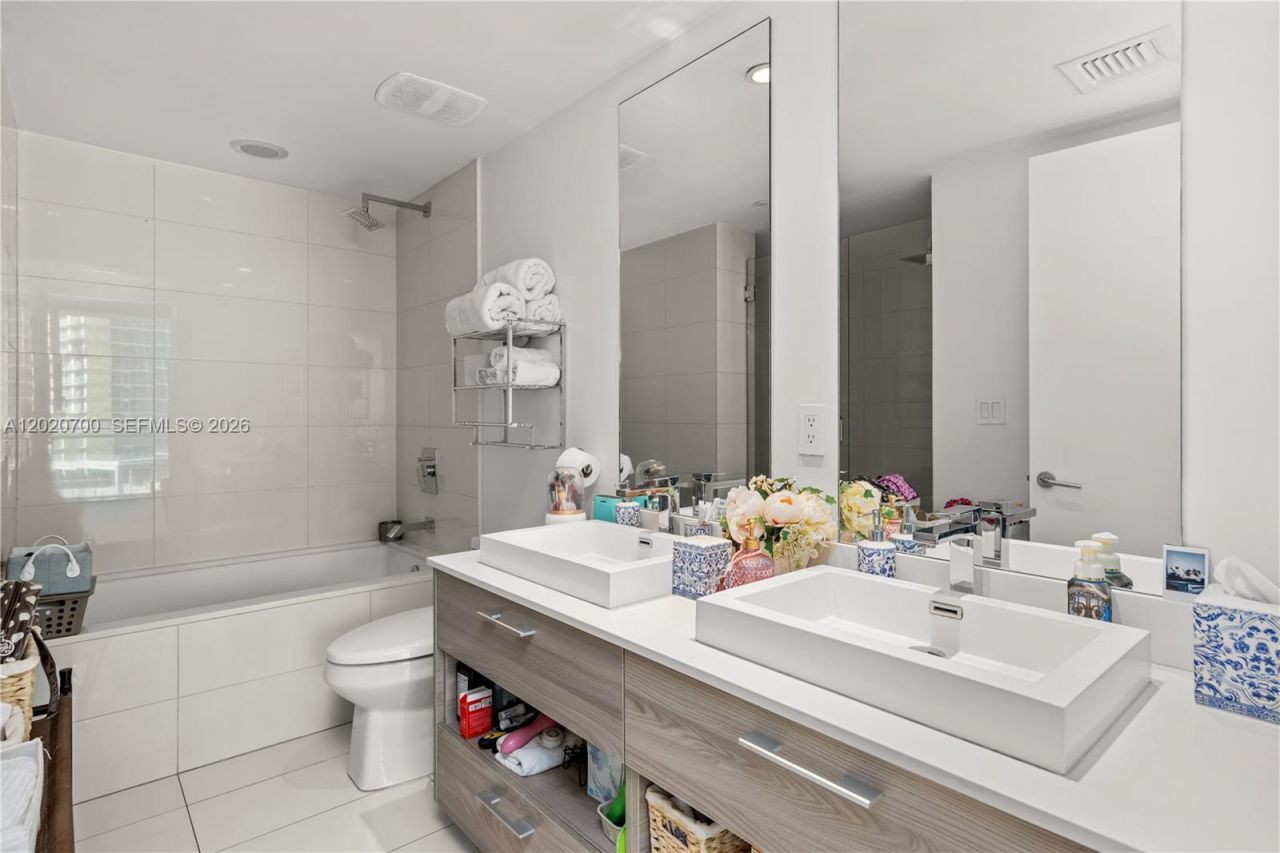 1300 S Miami Ave , Unit 1405, Miami, FL 33130 Photo