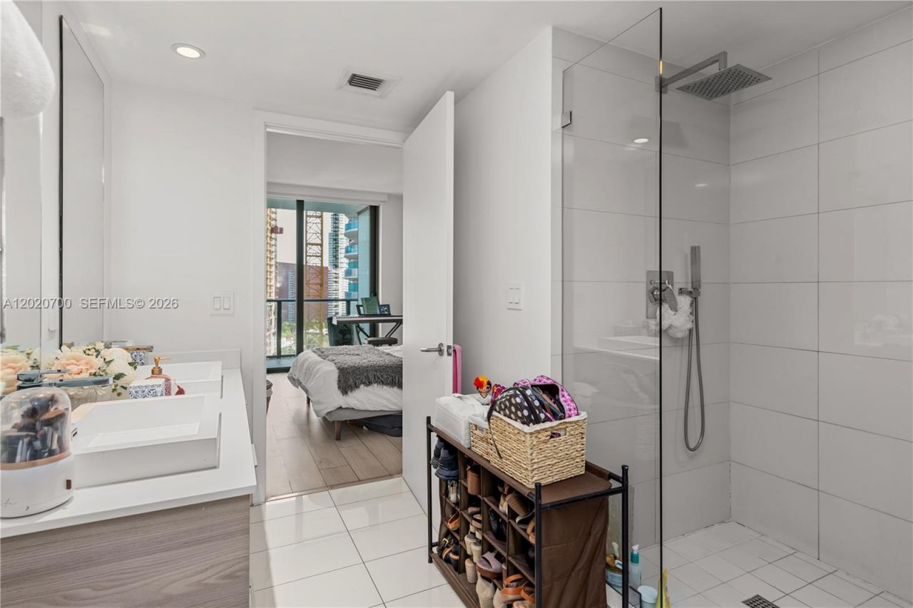 1300 S Miami Ave , Unit 1405, Miami, FL 33130 Photo