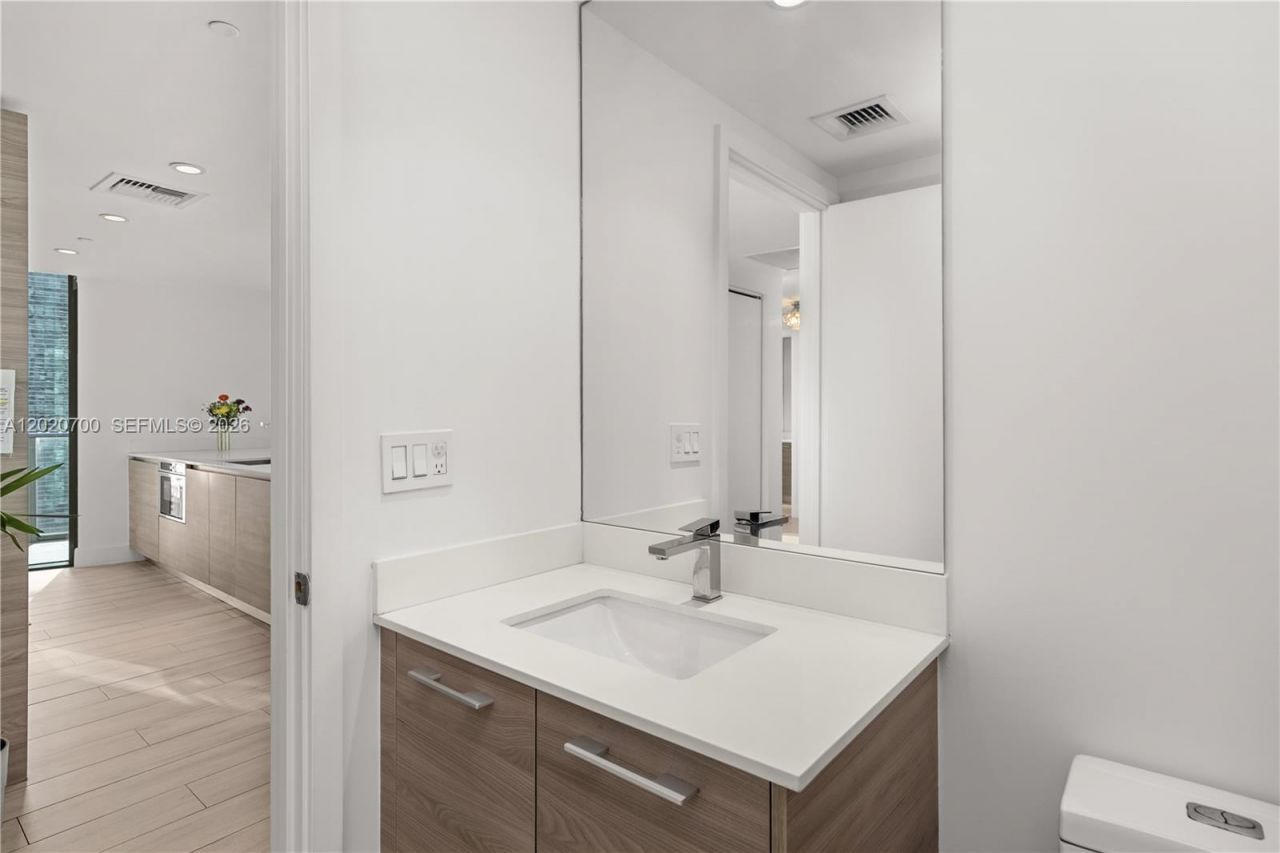 1300 S Miami Ave , Unit 1405, Miami, FL 33130 Photo