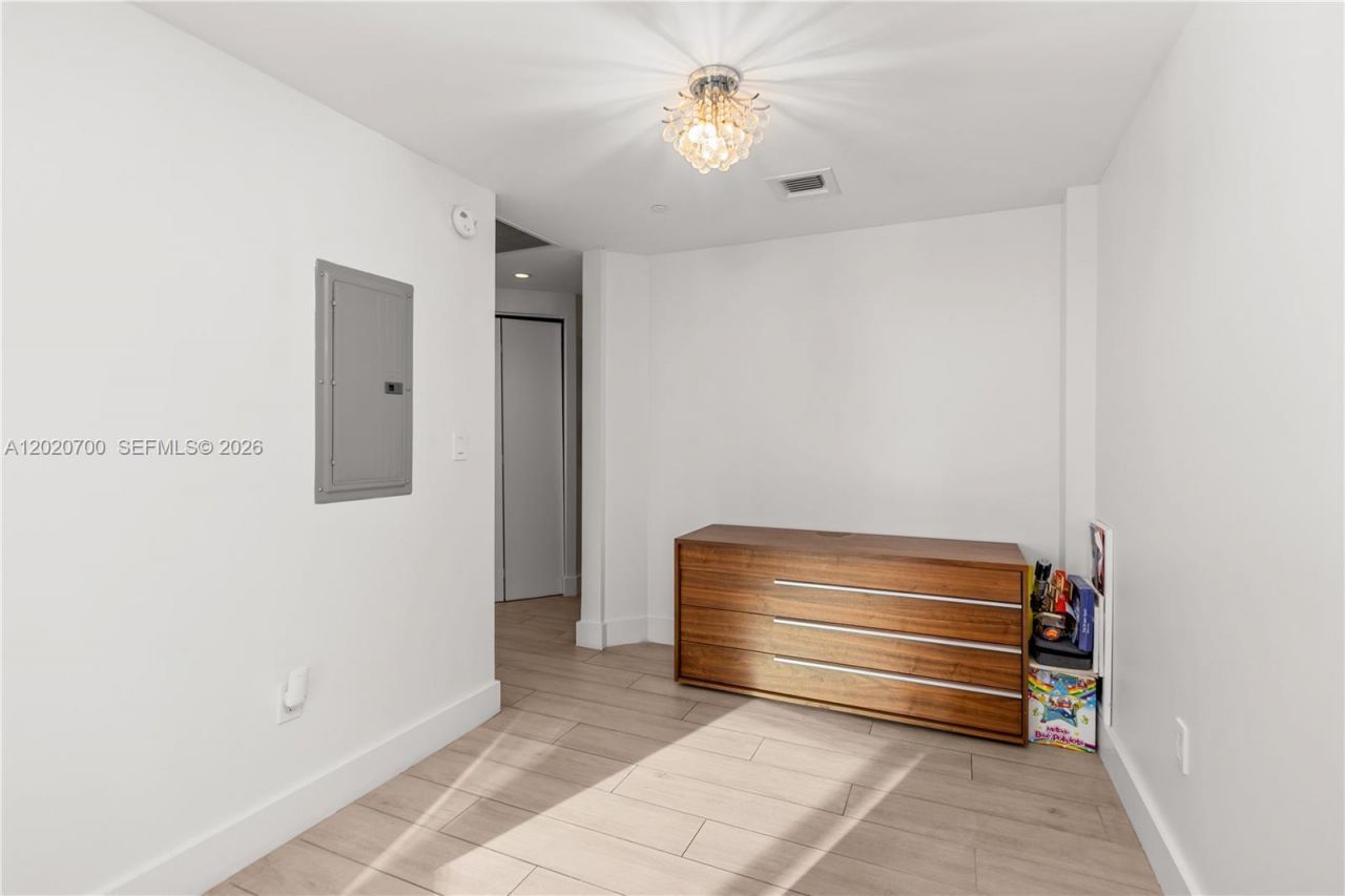 1300 S Miami Ave , Unit 1405, Miami, FL 33130 Photo