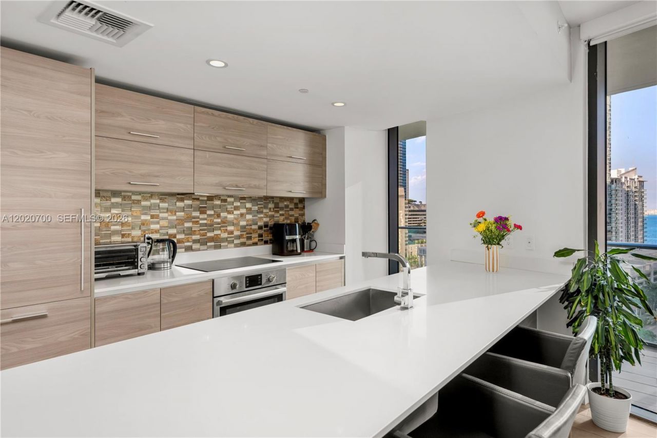 1300 S Miami Ave , Unit 1405, Miami, FL 33130 Photo