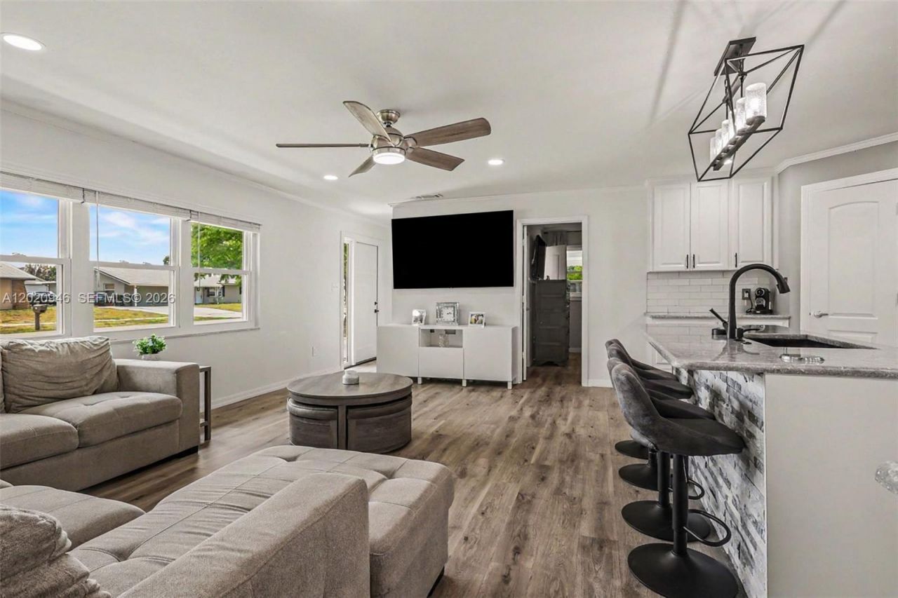 205 E Sugarland Cir , Clewiston, FL 33440 Photo
