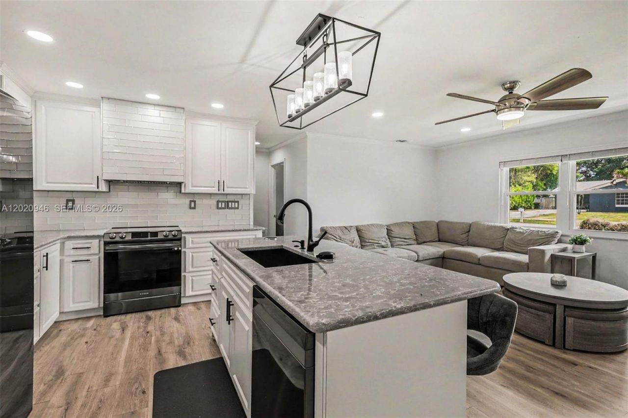 205 E Sugarland Cir , Clewiston, FL 33440 Photo