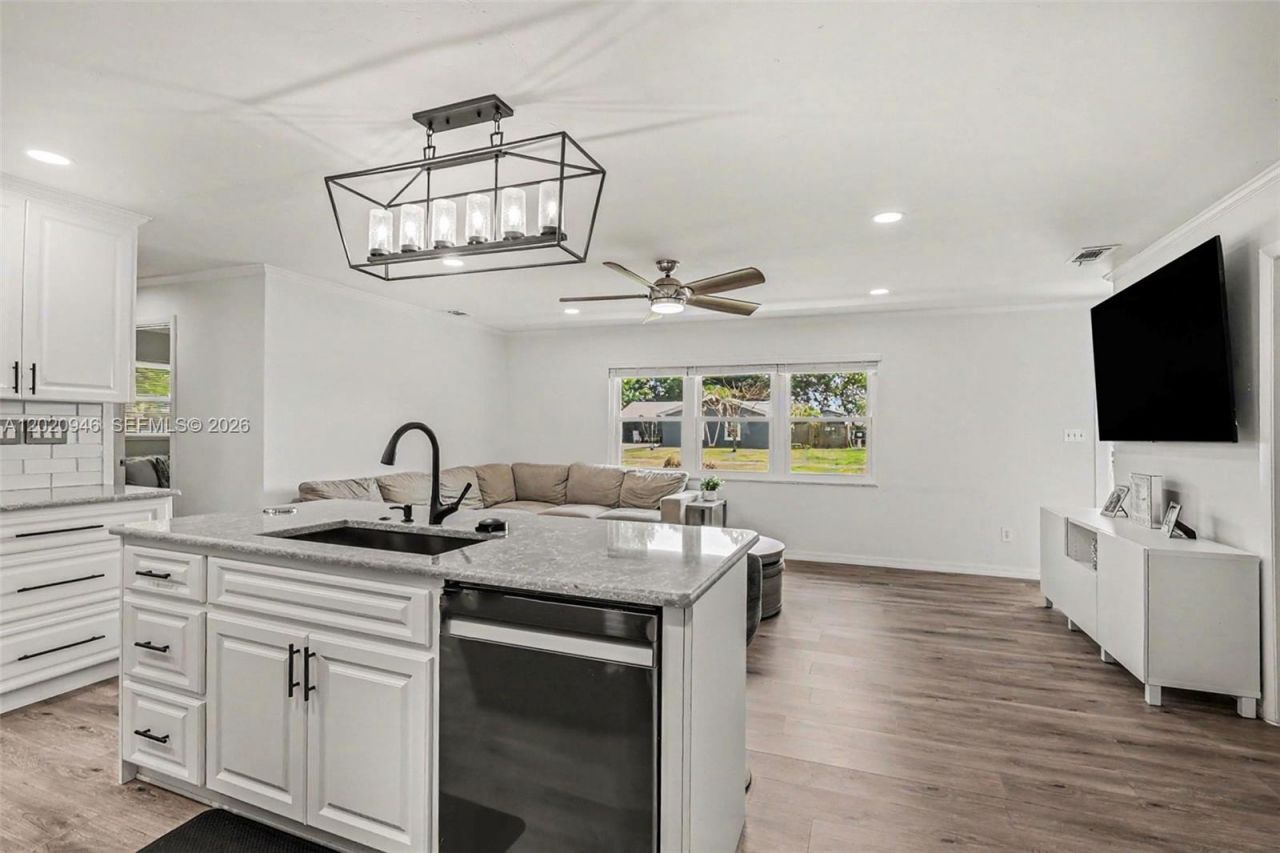 205 E Sugarland Cir , Clewiston, FL 33440 Photo