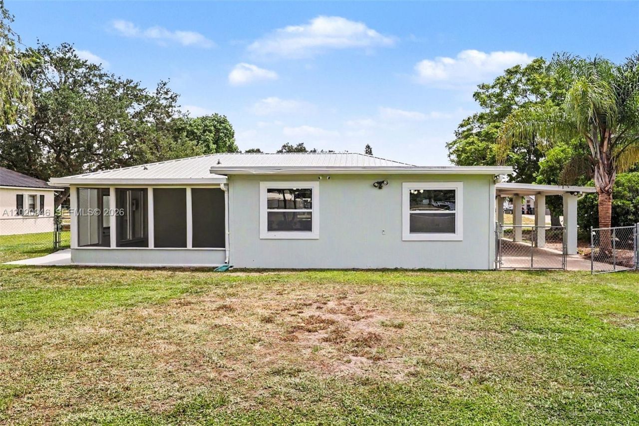 205 E Sugarland Cir , Clewiston, FL 33440 Photo