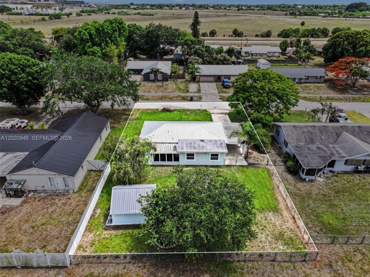 205 E Sugarland Cir , Clewiston, FL 33440 Photo