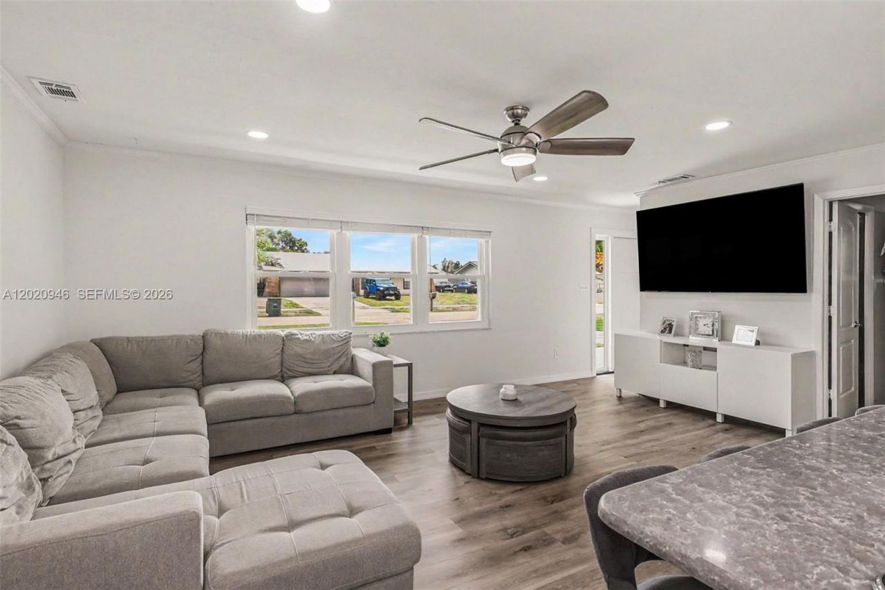 205 E Sugarland Cir , Clewiston, FL 33440 Photo