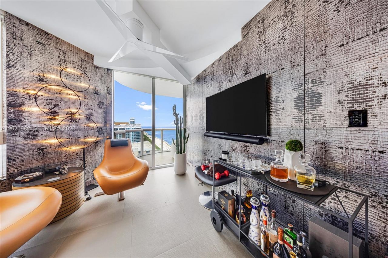 6365 Collins Ave , Unit 2301, Miami Beach, FL 33141 Photo