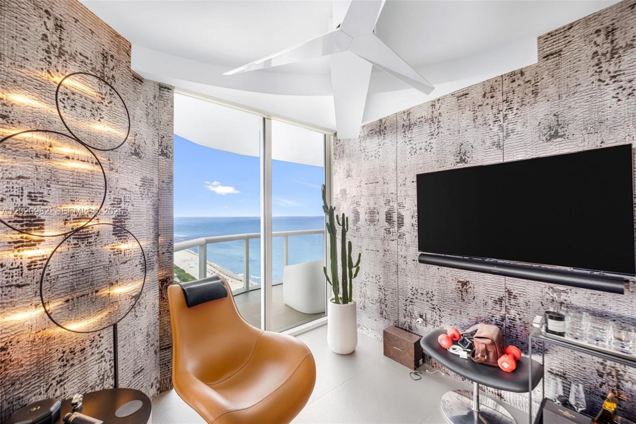 6365 Collins Ave , Unit 2301, Miami Beach, FL 33141 Photo