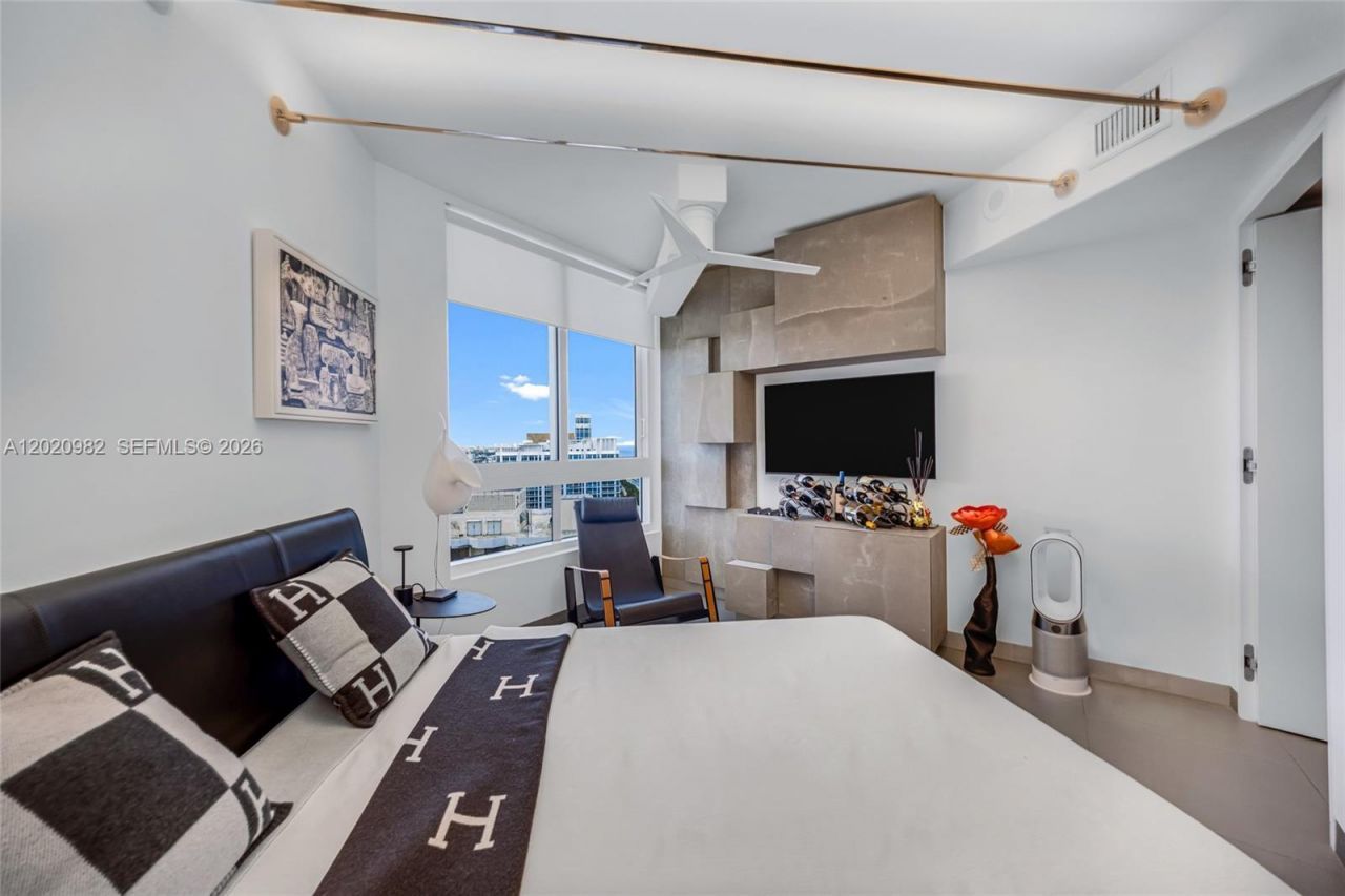6365 Collins Ave , Unit 2301, Miami Beach, FL 33141 Photo