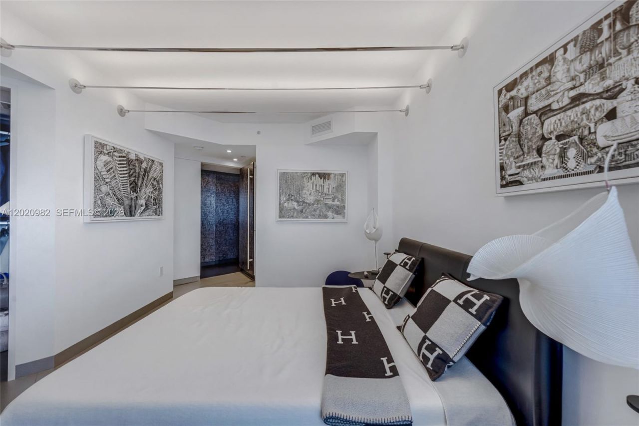 6365 Collins Ave , Unit 2301, Miami Beach, FL 33141 Photo