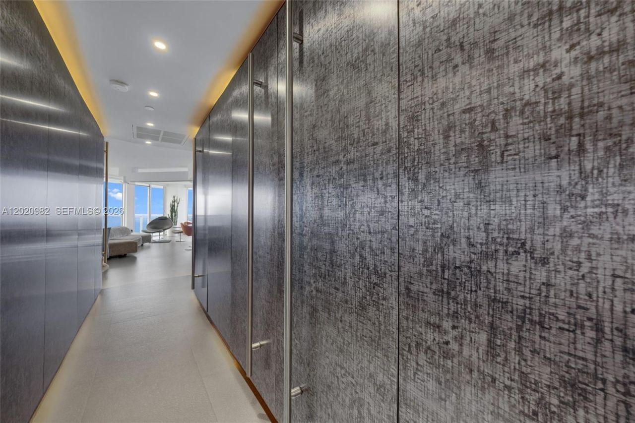 6365 Collins Ave , Unit 2301, Miami Beach, FL 33141 Photo