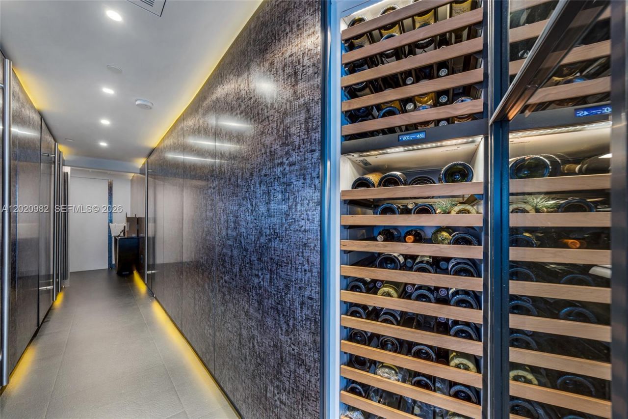 6365 Collins Ave , Unit 2301, Miami Beach, FL 33141 Photo