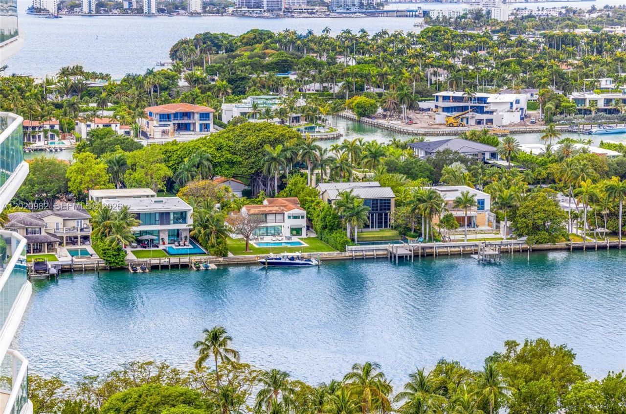 6365 Collins Ave , Unit 2301, Miami Beach, FL 33141 Photo