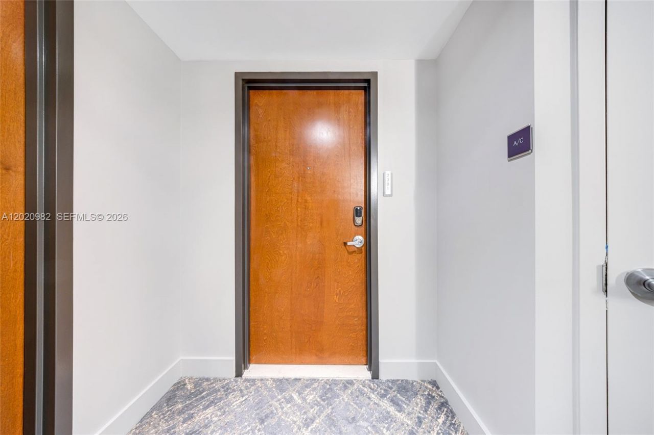 6365 Collins Ave , Unit 2301, Miami Beach, FL 33141 Photo