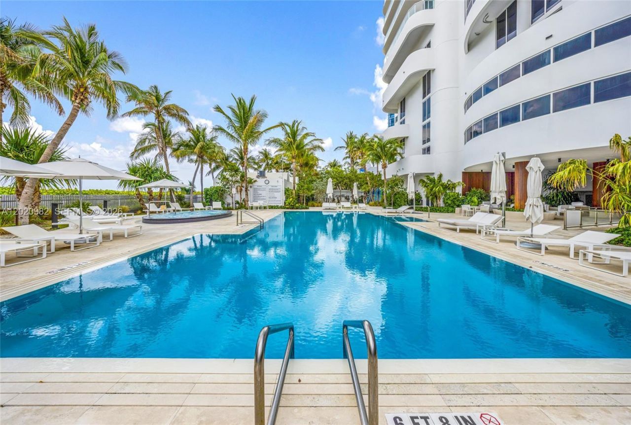 6365 Collins Ave , Unit 2301, Miami Beach, FL 33141 Photo