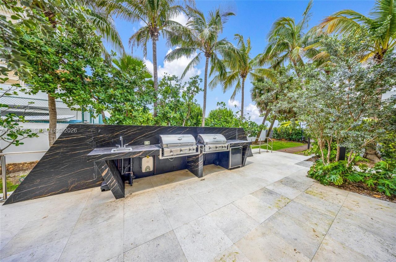 6365 Collins Ave , Unit 2301, Miami Beach, FL 33141 Photo