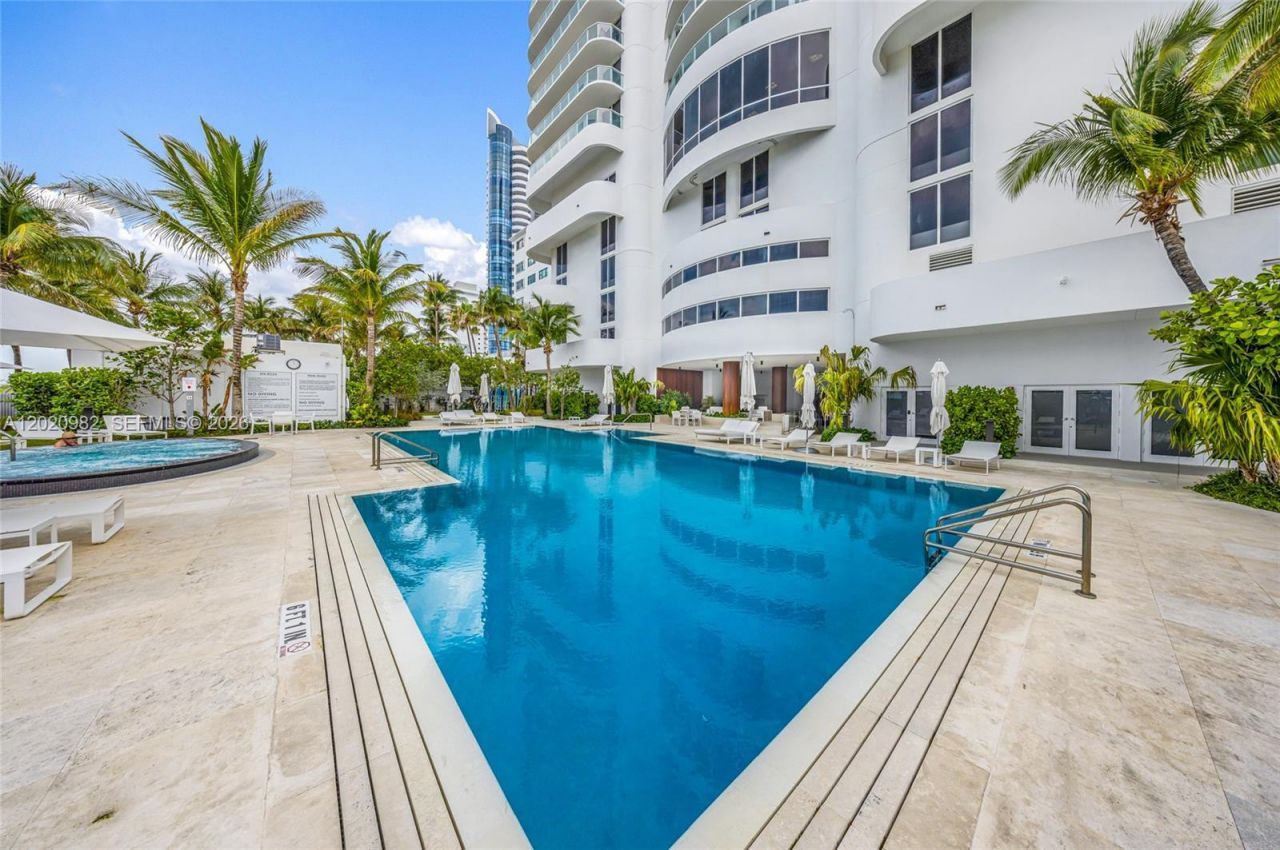 6365 Collins Ave , Unit 2301, Miami Beach, FL 33141 Photo