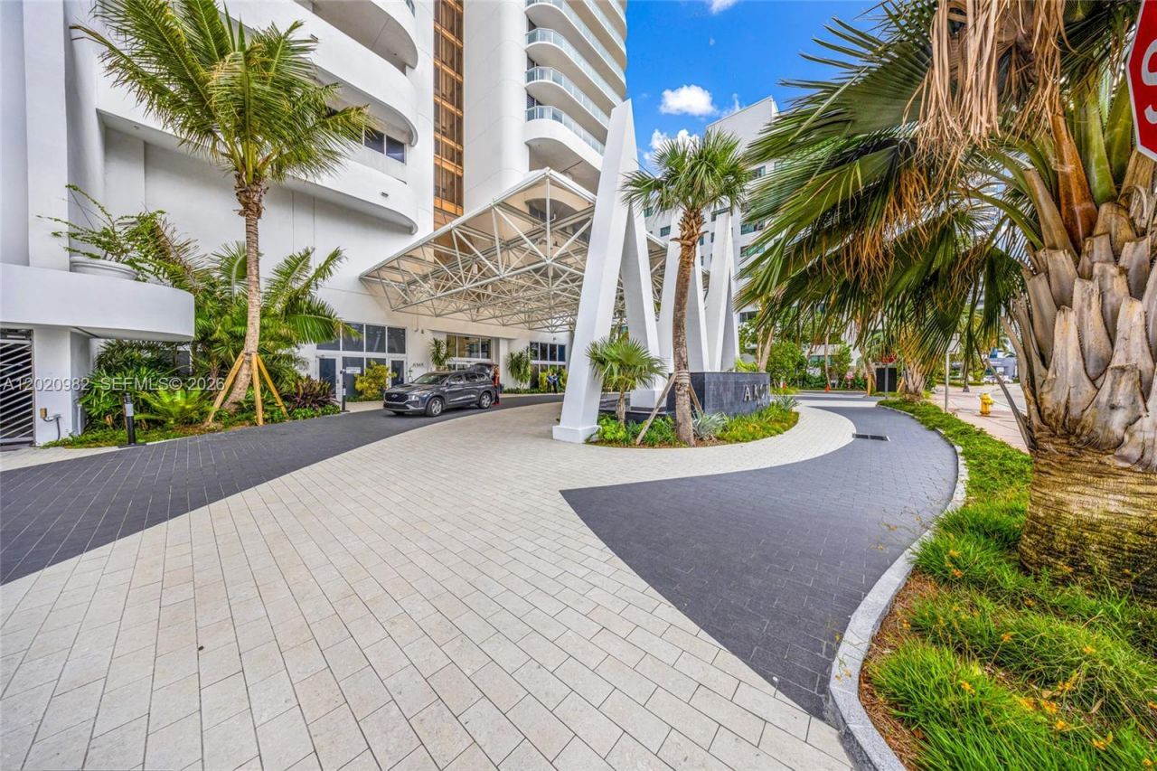 6365 Collins Ave , Unit 2301, Miami Beach, FL 33141 Photo