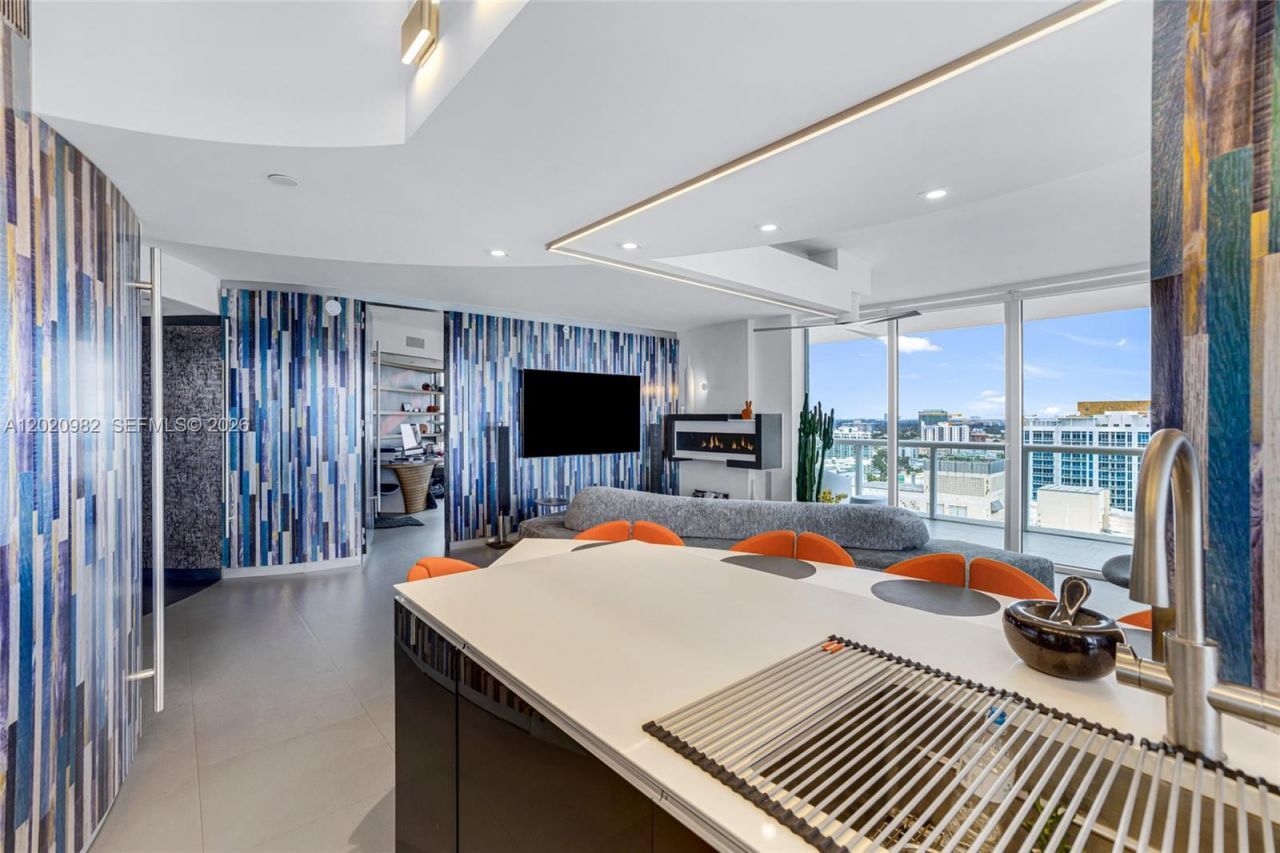 6365 Collins Ave , Unit 2301, Miami Beach, FL 33141 Photo